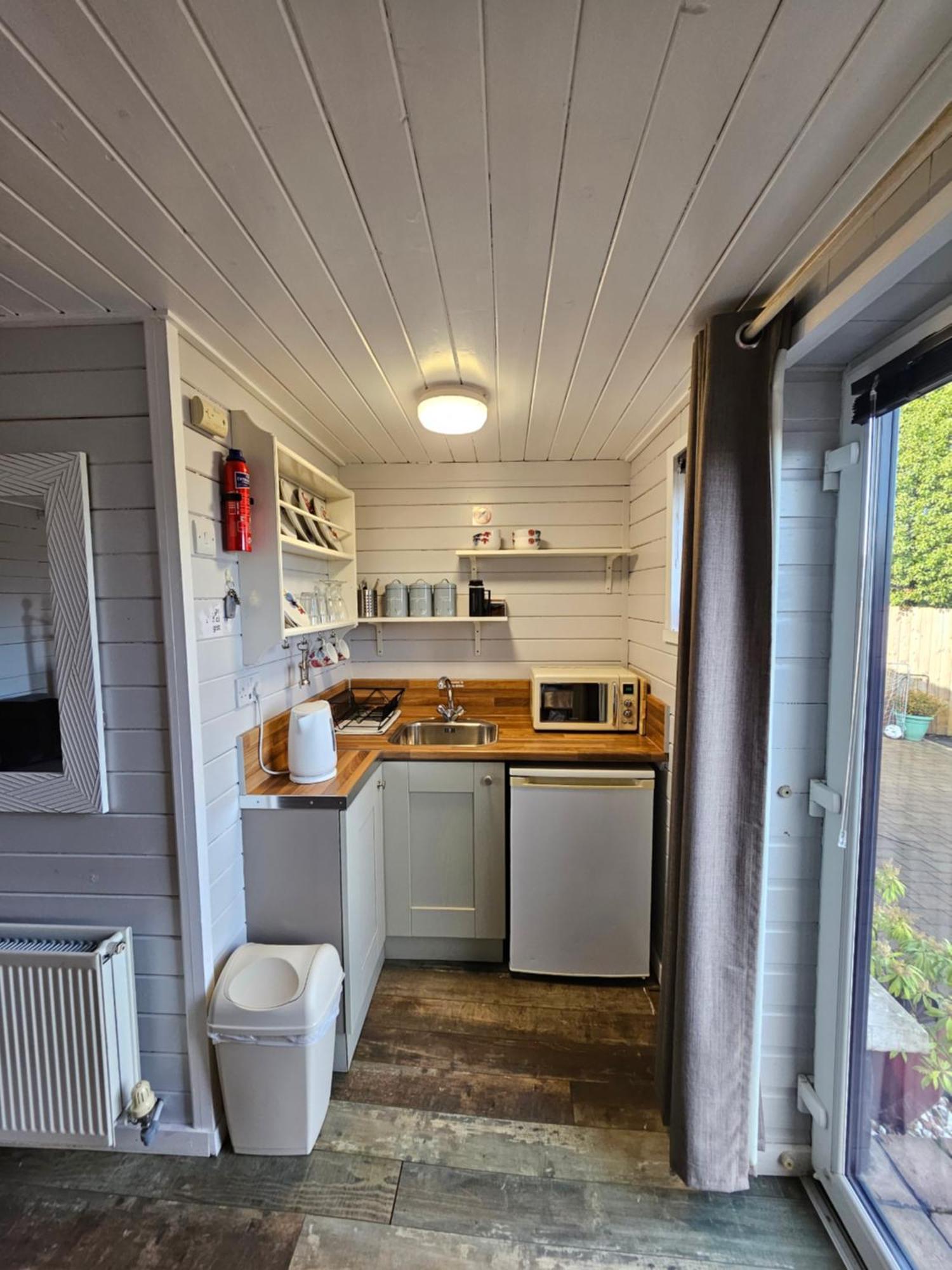 Loughview Chalet Whitehouse  Exteriör bild